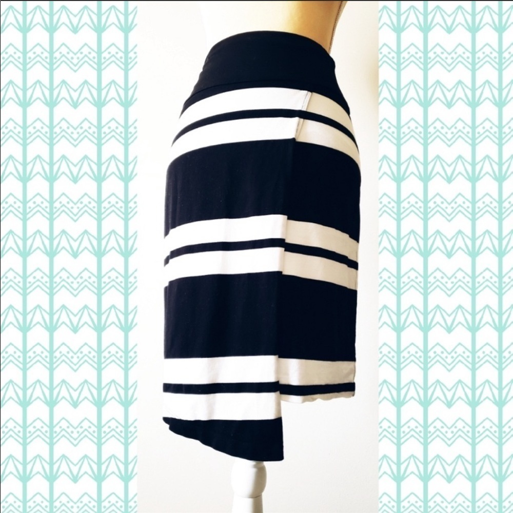 Athleta Black and White STRIPED ASYMMETRICAL SKIRT Faux Wrap XS